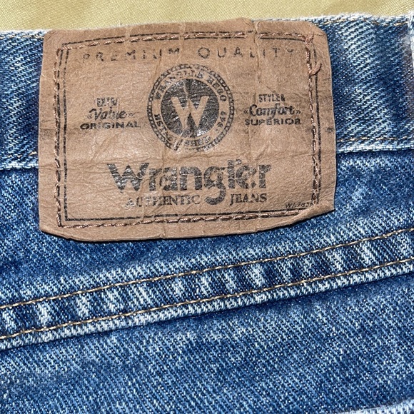 Wrangler 46x32 - Picture 3 of 4